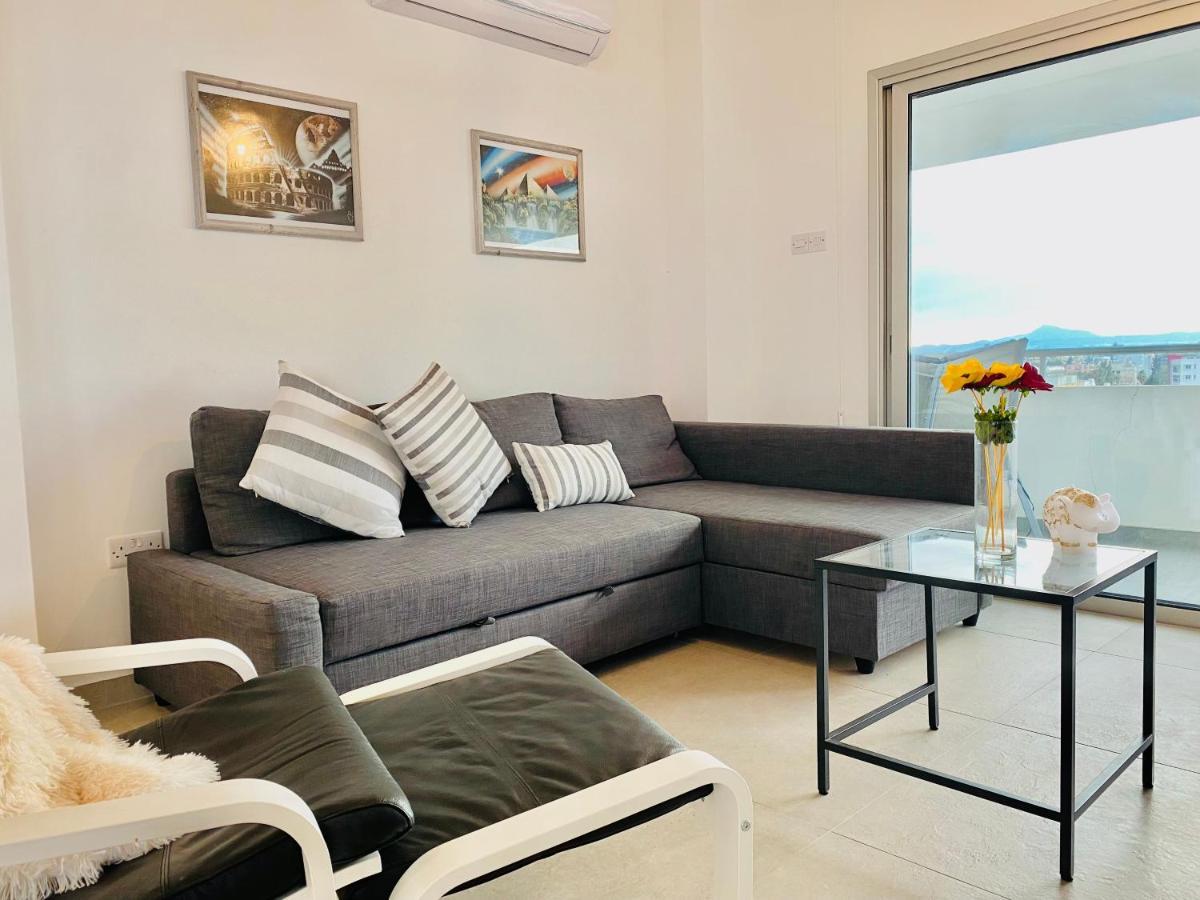 Panoramic Seaside Getaway, 2-Br Penthouse Leilighet Lárnaka Eksteriør bilde