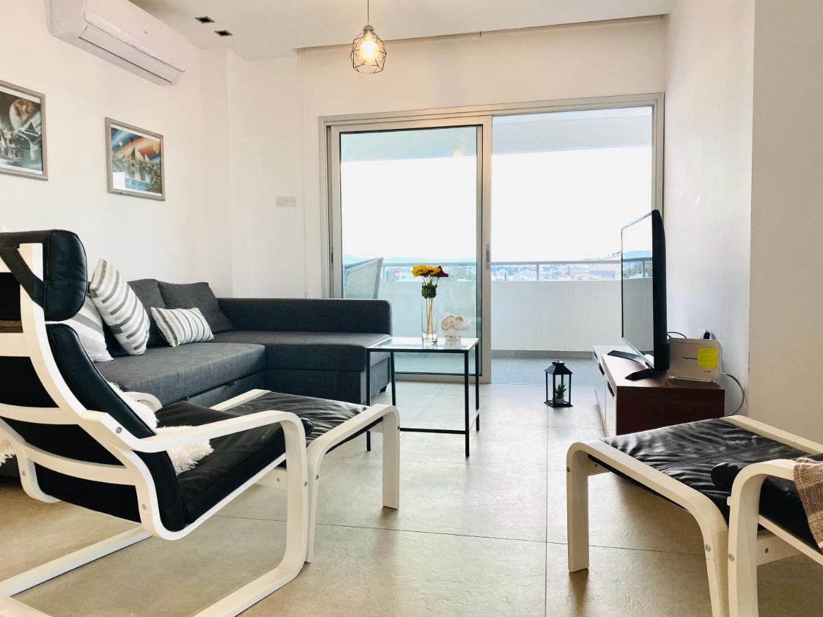 Panoramic Seaside Getaway, 2-Br Penthouse Leilighet Lárnaka Eksteriør bilde